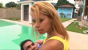Simone Brazilian MILF Thresome with her daughter